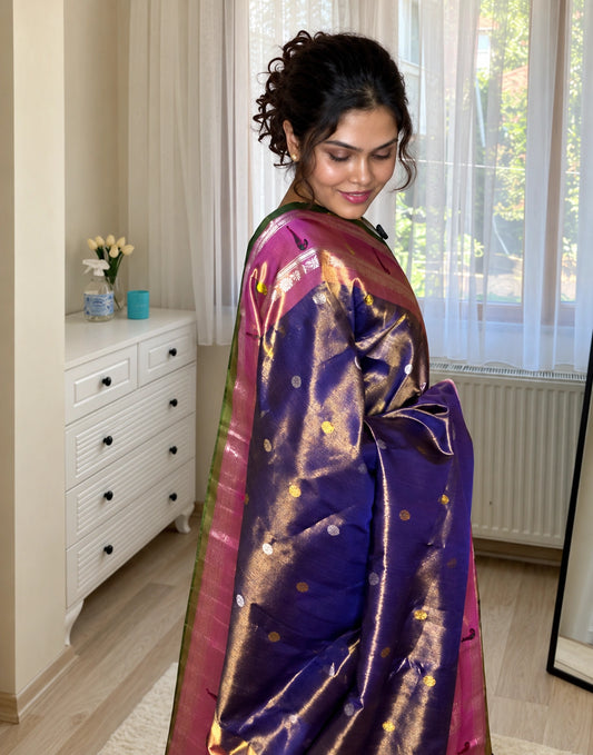 Veyoni Gadwal Tissue Saree